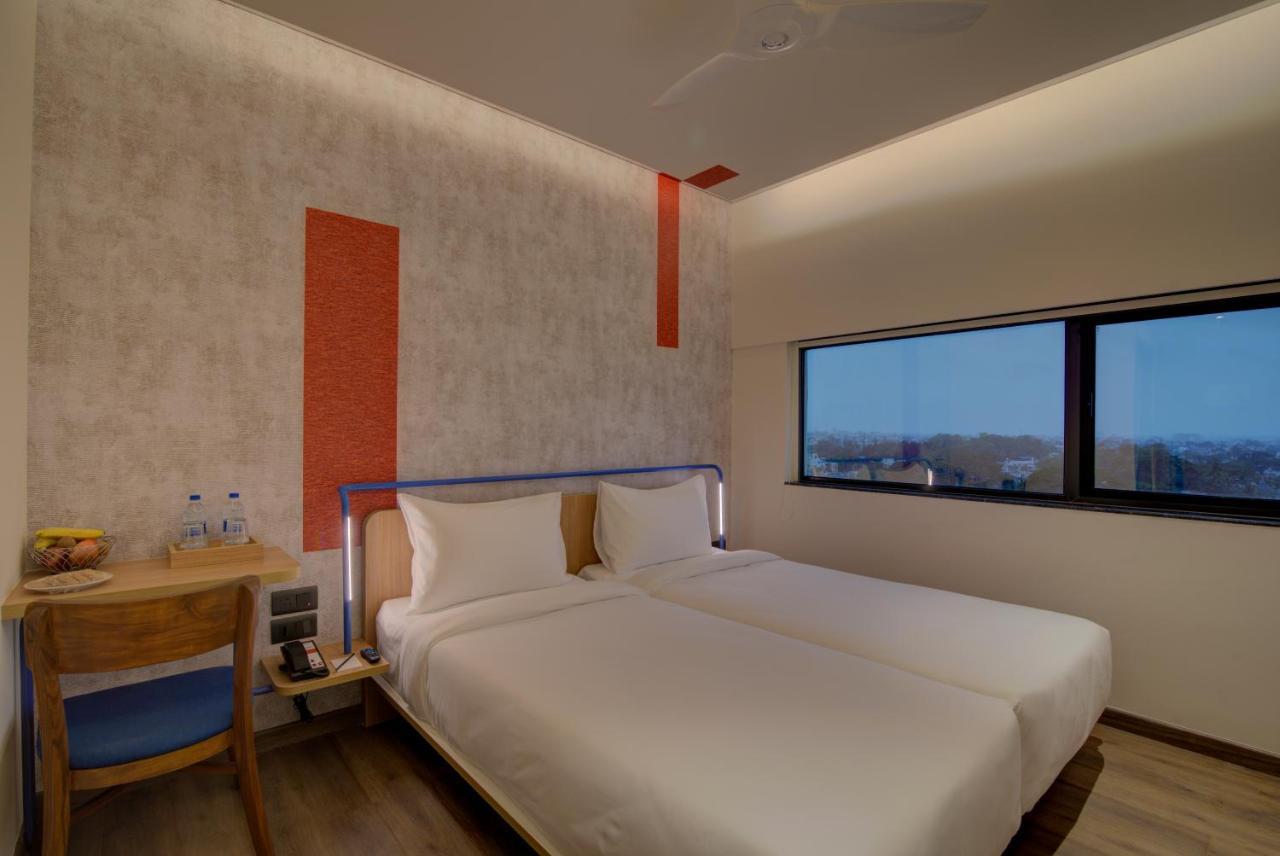 7 Apple Hotel ナーシク エクステリア 写真